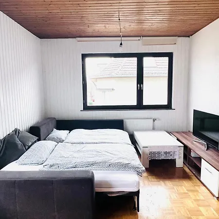 Homestay Schoenes Zimmer, Naehe Bahnhof Wiesbaden