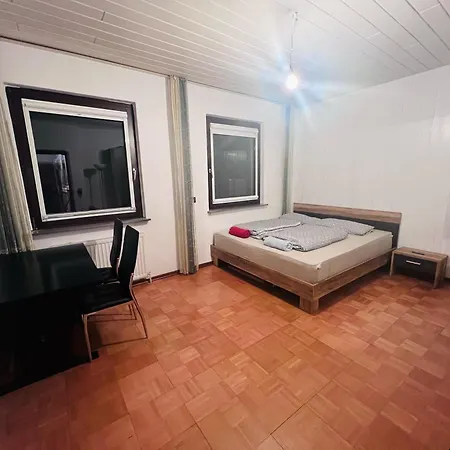 Homestay Schoenes Zimmer, Naehe Bahnhof *