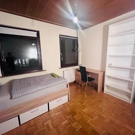 Homestay Schoenes Zimmer, Naehe Bahnhof